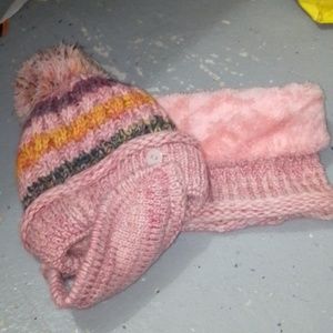 Tuque and scarf set